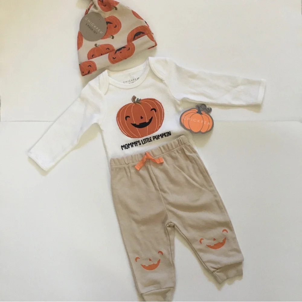 Baby (3-6M) Chickpea “Mommy's Little Pumpkin” Beige & White Baby Halloween Theme